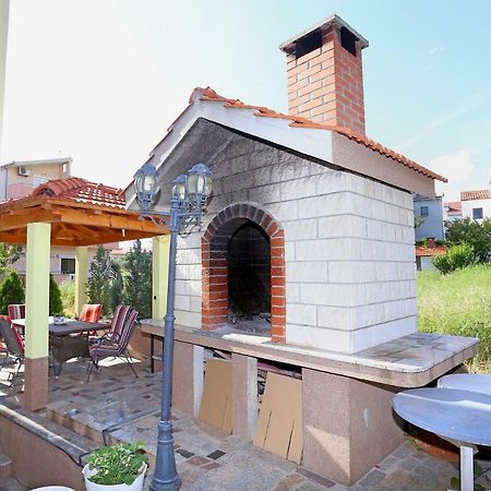 Studio Apartment Grey Split Exterior photo